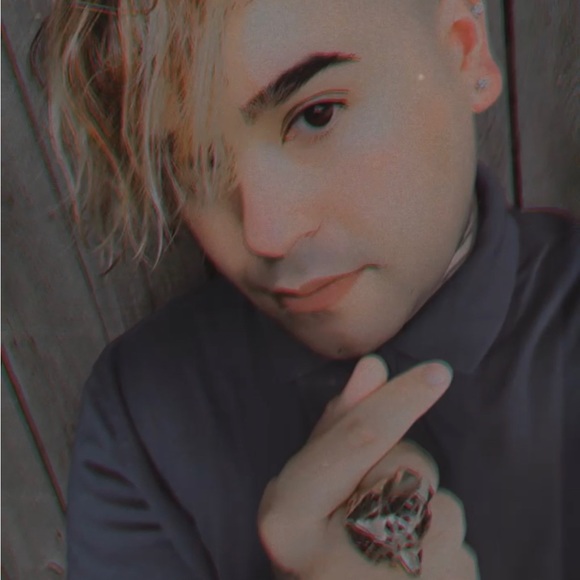 MEET YOUR NEW POSHER, 🧡 🧡FASHION IS ART AND LUV 🧡🧡 - Picture 4 of 17